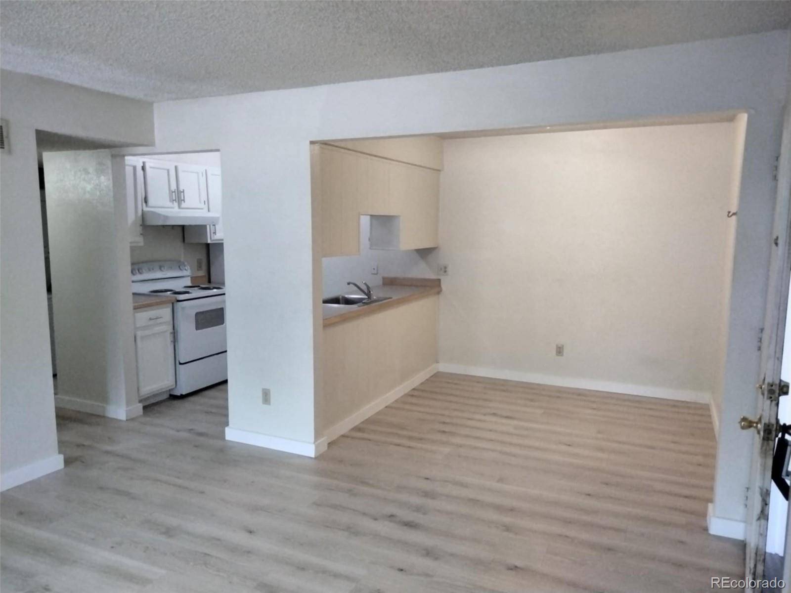 Denver, CO 80231,7665 E Eastman AVE #104A