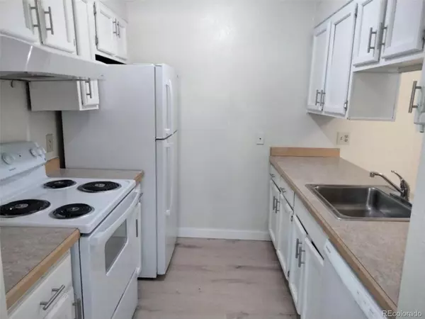 Denver, CO 80231,7665 E Eastman AVE #104A