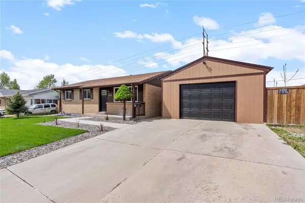 Denver, CO 80221,7961 E Granada RD