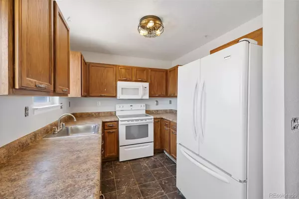 Strasburg, CO 80136,3012 Quarterland ST