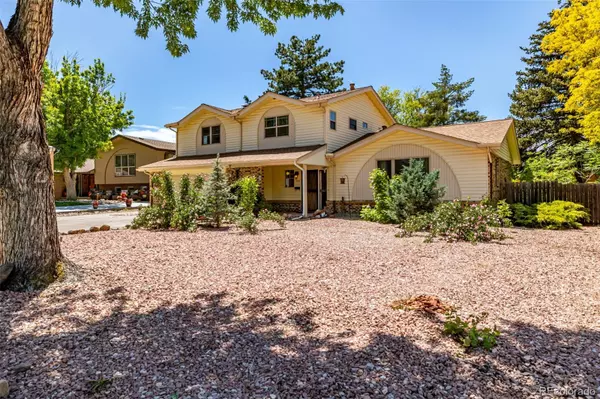 305 Titan ST, Aurora, CO 80011