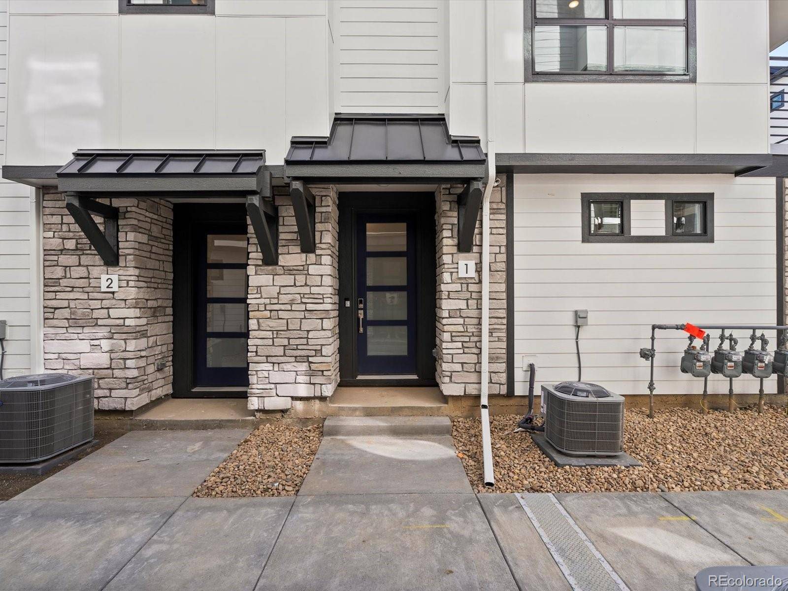 Denver, CO 80222,2050 S Holly ST #1