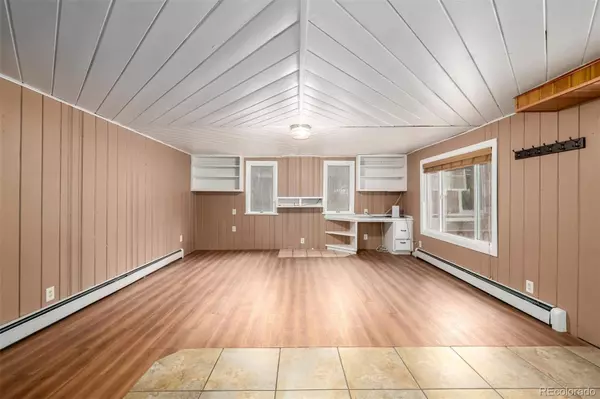 Golden, CO 80403,31390 Highway 72