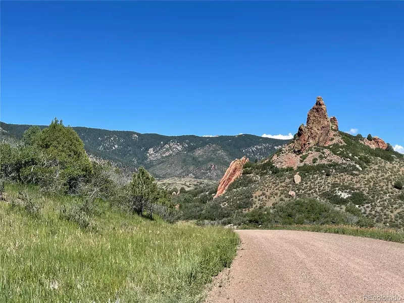 5814 Country Club DR, Larkspur, CO 80118