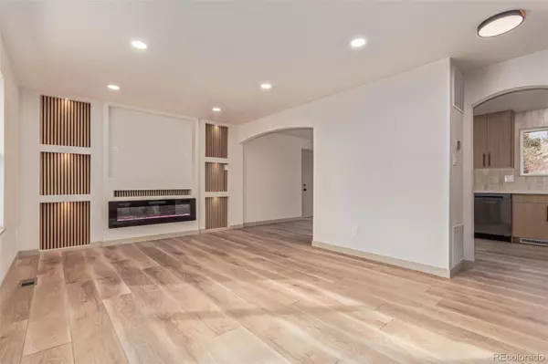 Littleton, CO 80123,6437 W Arbor DR