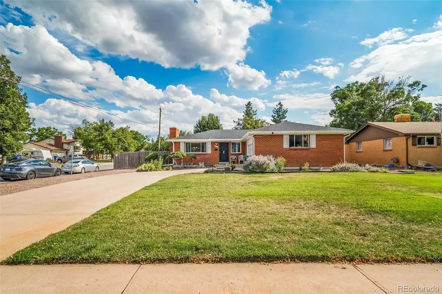 13674 E Parkview DR, Aurora, CO 80011