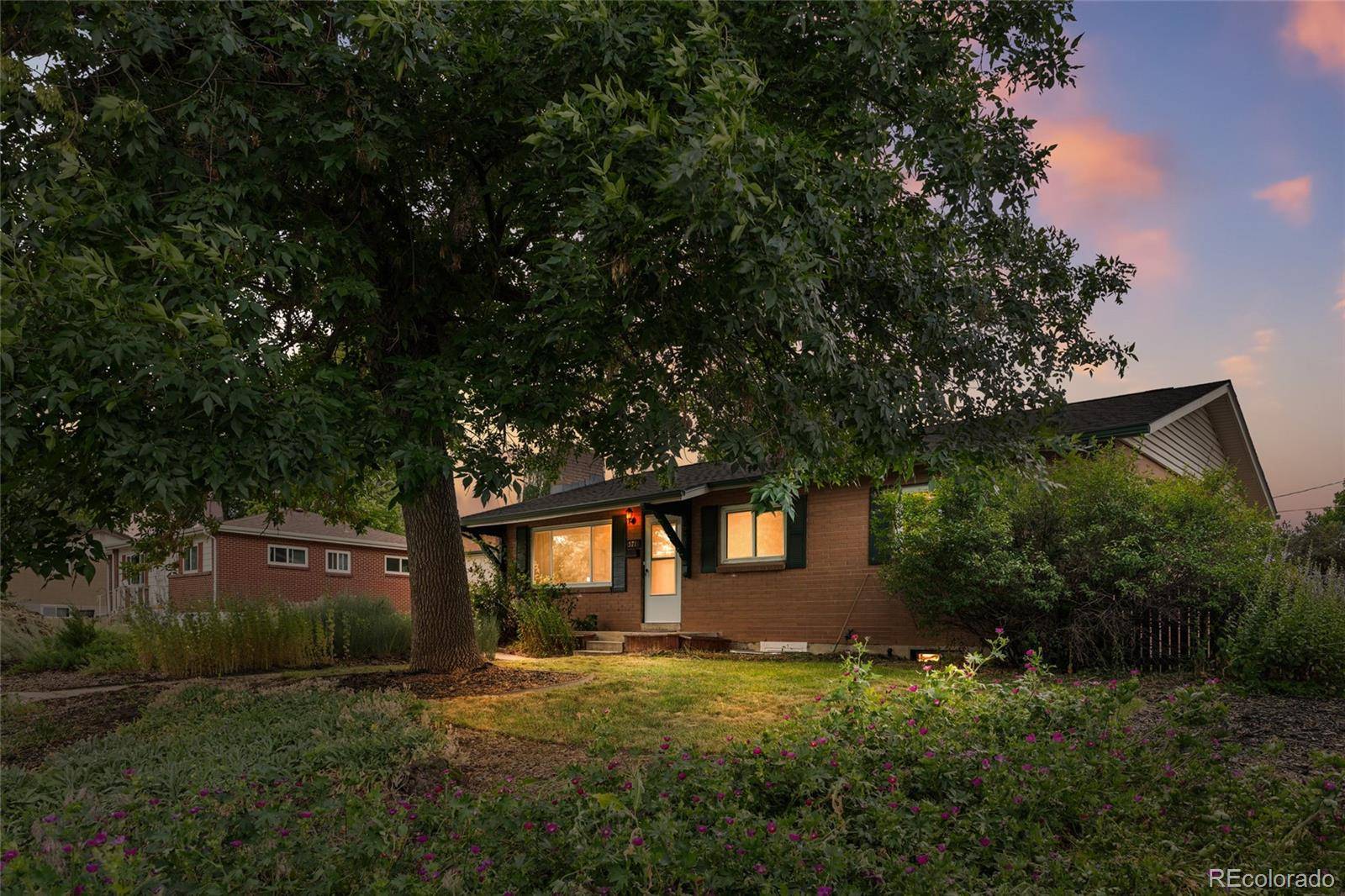 571 S Taft ST, Lakewood, CO 80228