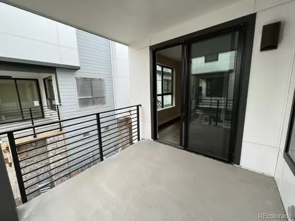 Denver, CO 80222,2004 S Holly ST #4