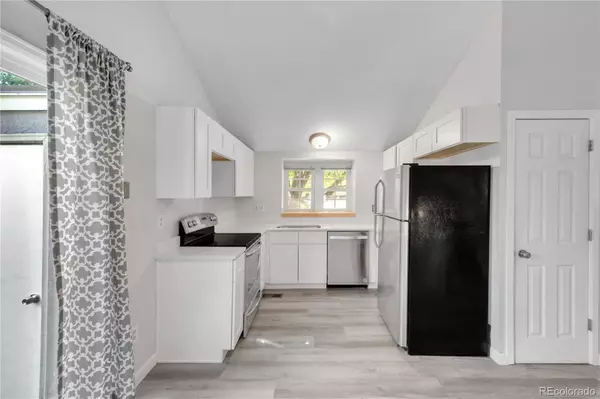 Lakewood, CO 80232,1233 S Flower CIR #A