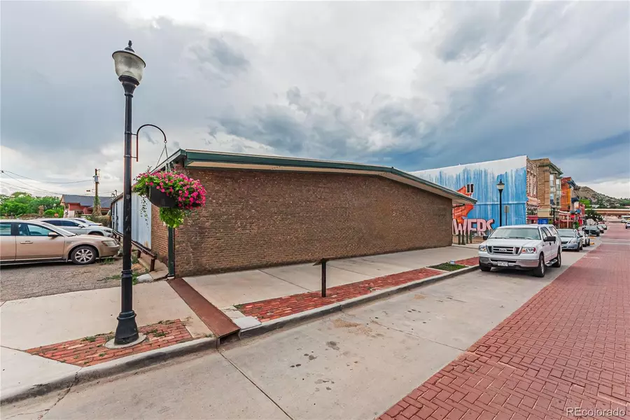 323 N Commercial ST, Trinidad, CO 81082