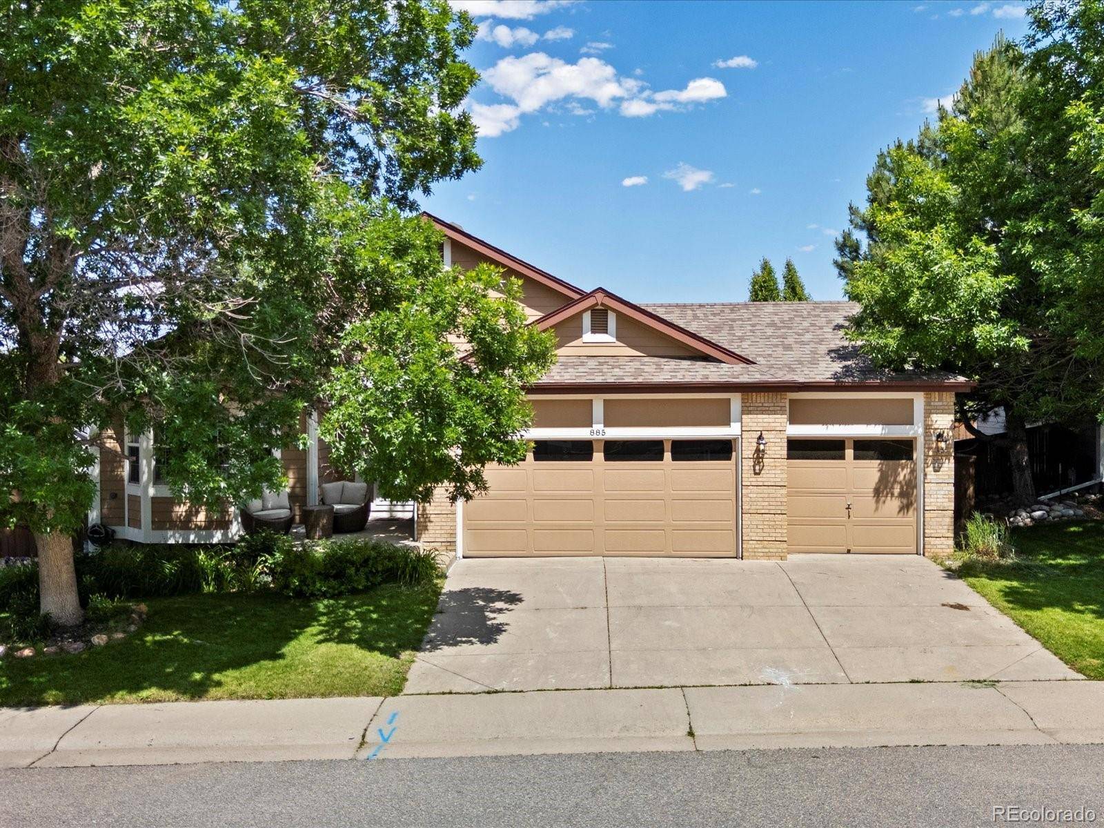 Highlands Ranch, CO 80129,885 Sage Sparrow CIR