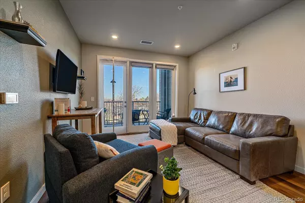 Centennial, CO 80122,420 E Fremont PL #203