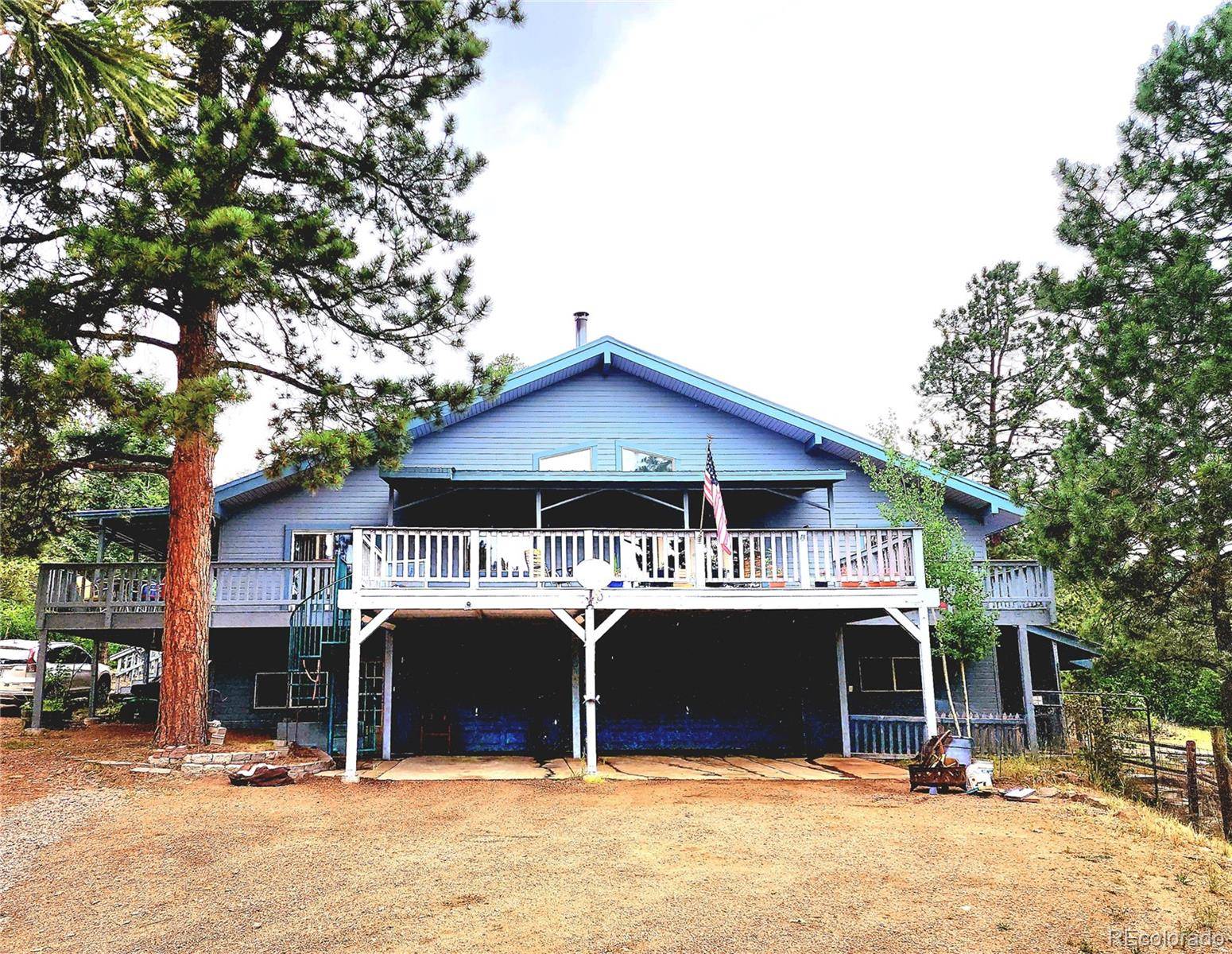 305 Comanche DR, Florissant, CO 80816