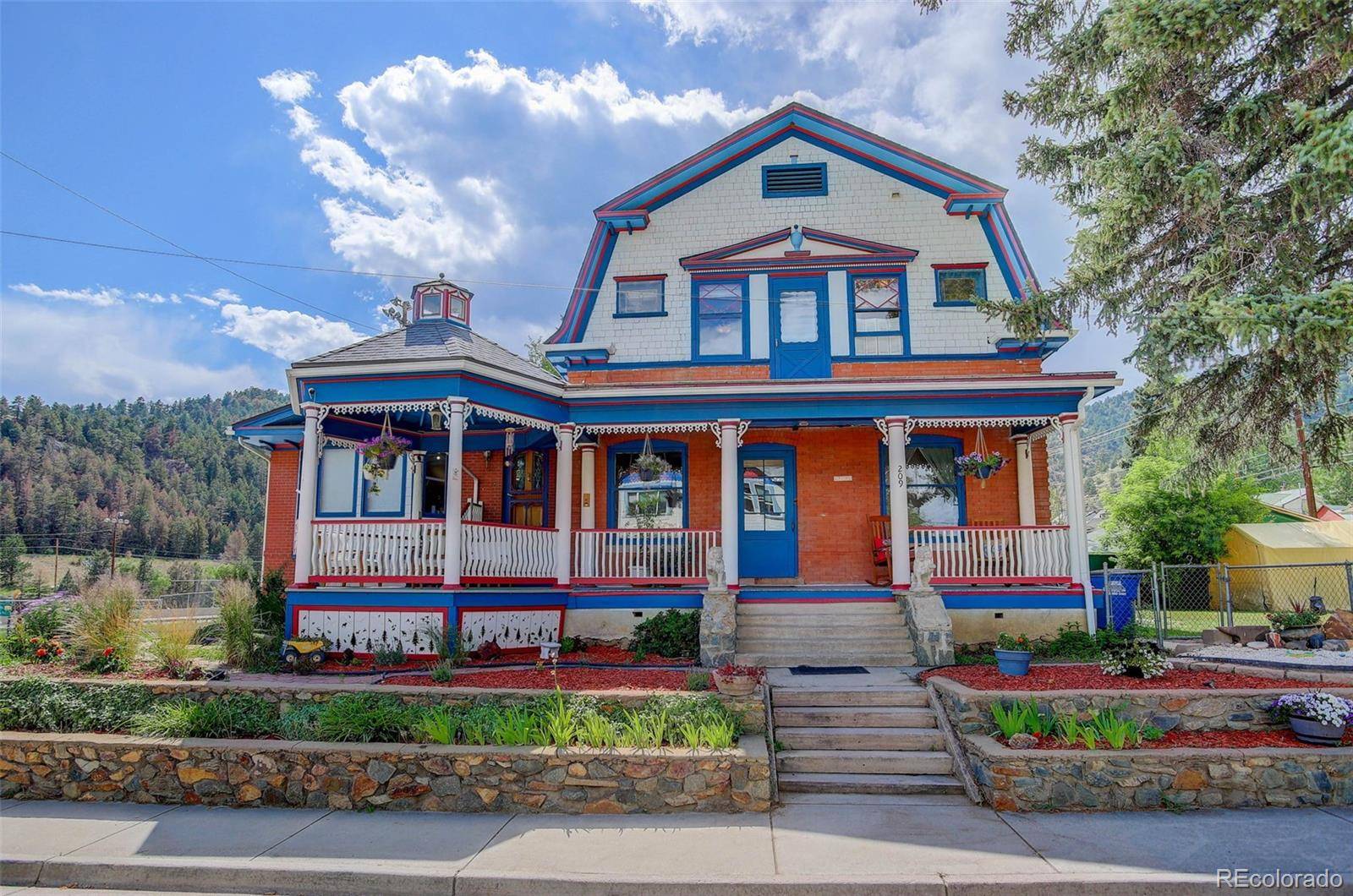 Idaho Springs, CO 80452,209 10th AVE