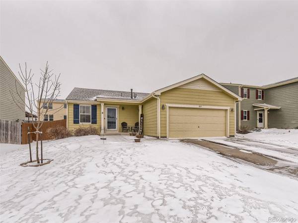 827 Lonewolf CIR, Lochbuie, CO 80603