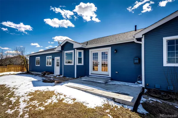 Strasburg, CO 80136,55779 E Apache PL