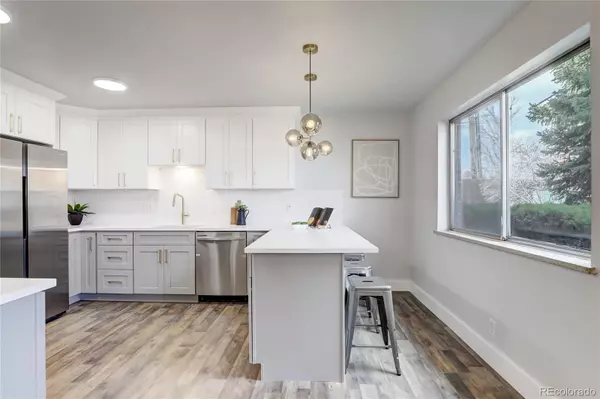 Denver, CO 80222,2201 S Holly ST #4