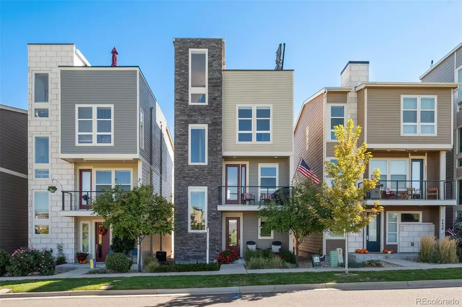 7426 S Logan ST, Littleton, CO 80122