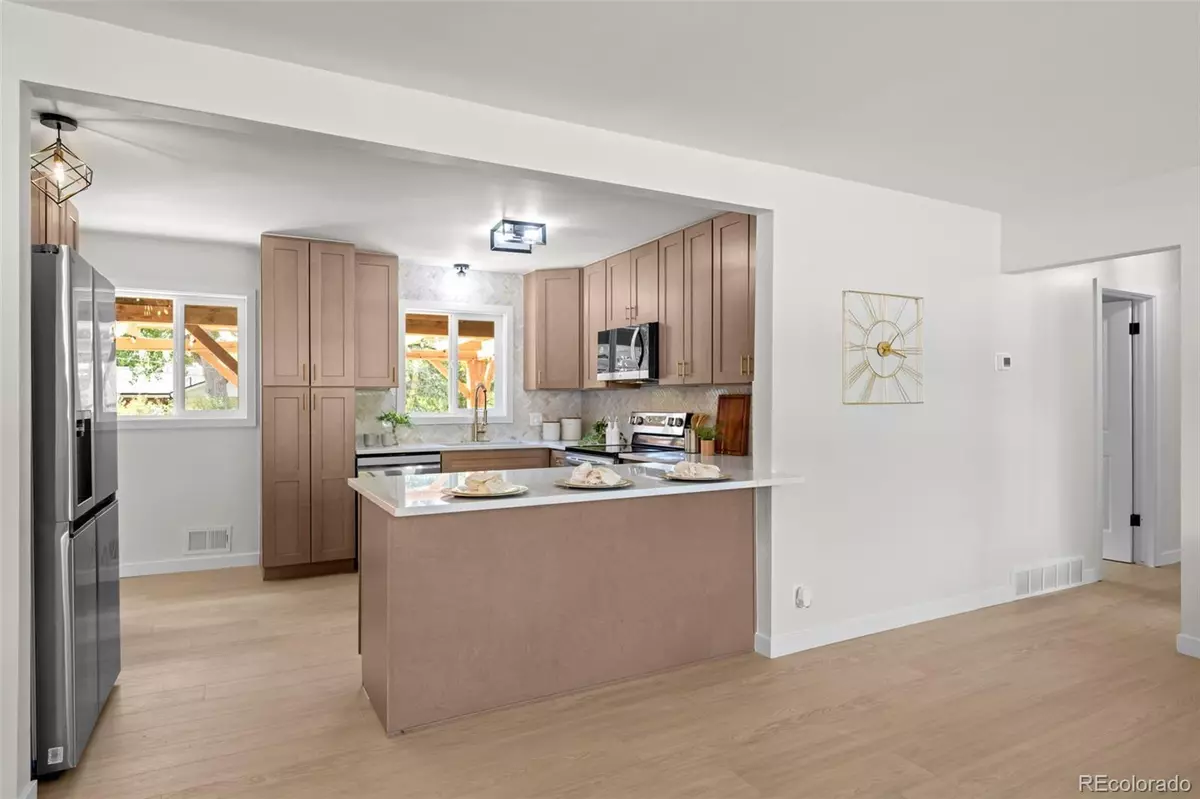 Centennial, CO 80122,980 E Briarwood CIR