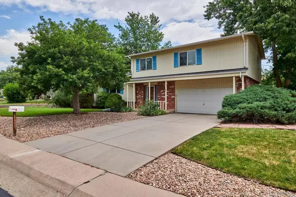 9233 W Virginia DR, Lakewood, CO 80226