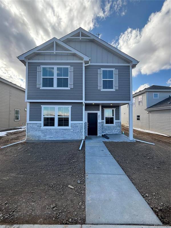 771 N Bently ST, Watkins, CO 80137