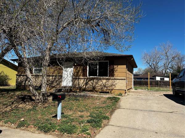 5562 N Yuba WAY, Denver, CO 80239