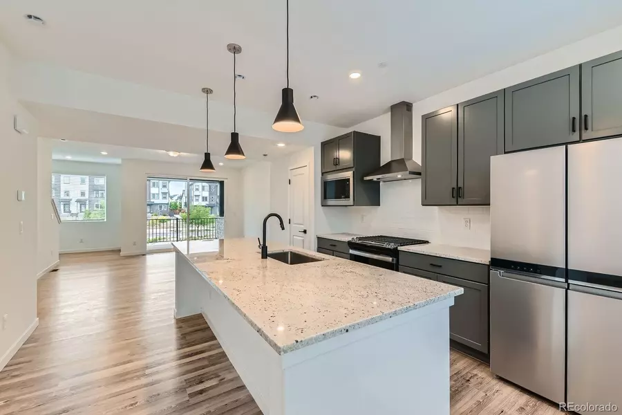 1755 Peak LOOP, Broomfield, CO 80023
