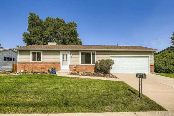 1123 S Owens ST, Lakewood, CO 80232