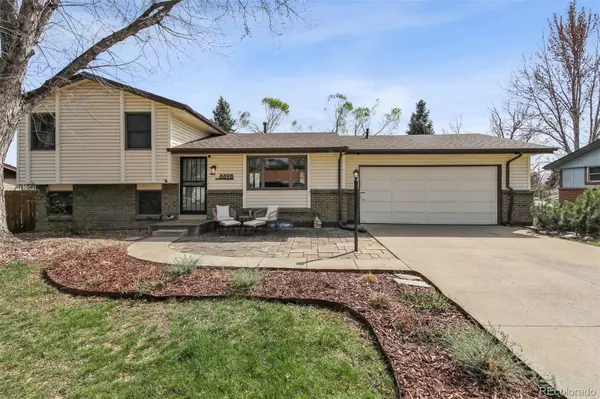 8898 W Harvard PL, Lakewood, CO 80227