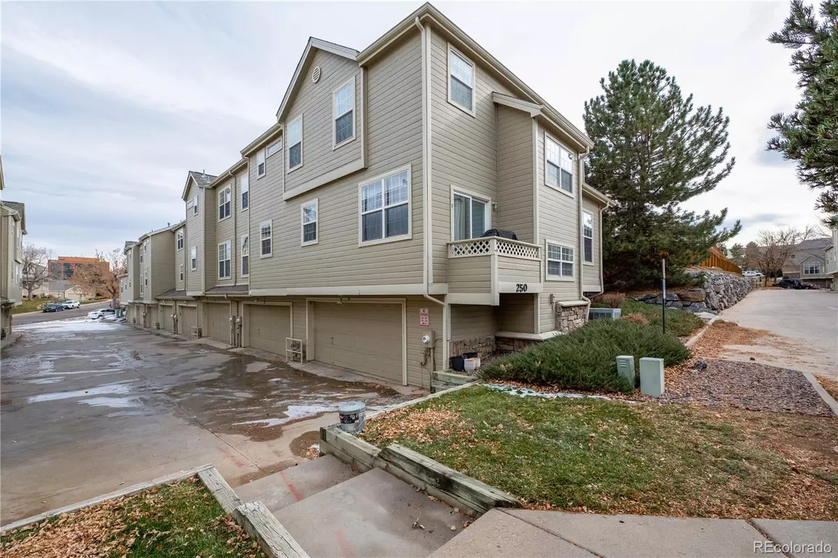 Littleton, CO 80120,250 W Jamison CIR #19