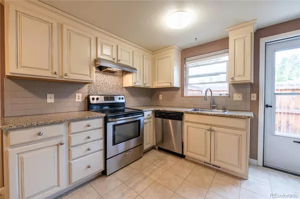 Centennial, CO 80121,5814 S Pearl ST