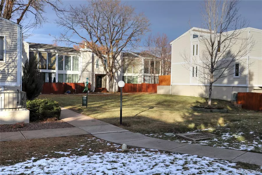 1050 S Monaco Pkwy #88, Denver, CO 80224