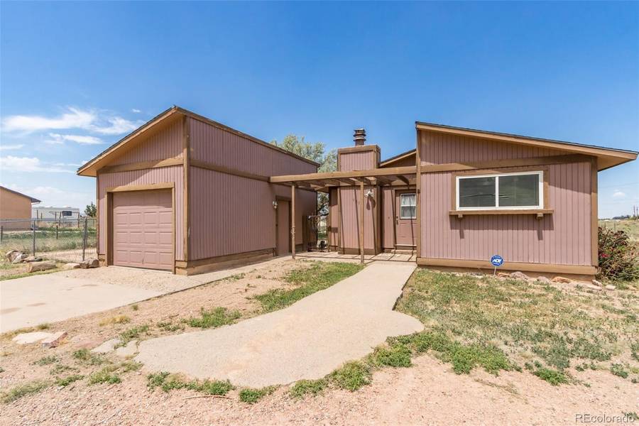 985 E Sumac DR, Pueblo West, CO 81007