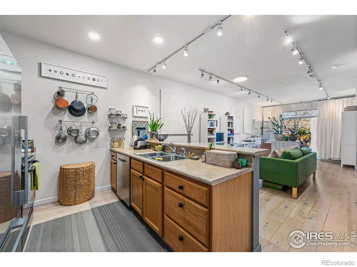 Boulder, CO 80301,2910 Bluff ST #112