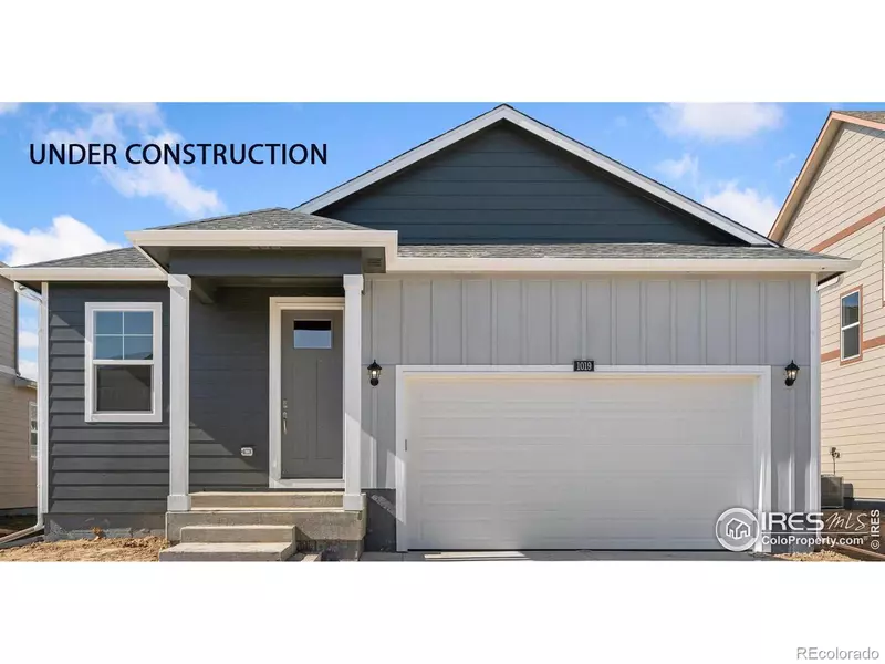 822 Crest ST, Lochbuie, CO 80603