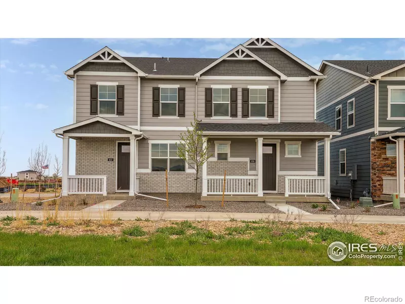 608 Thoroughbred LN, Johnstown, CO 80534