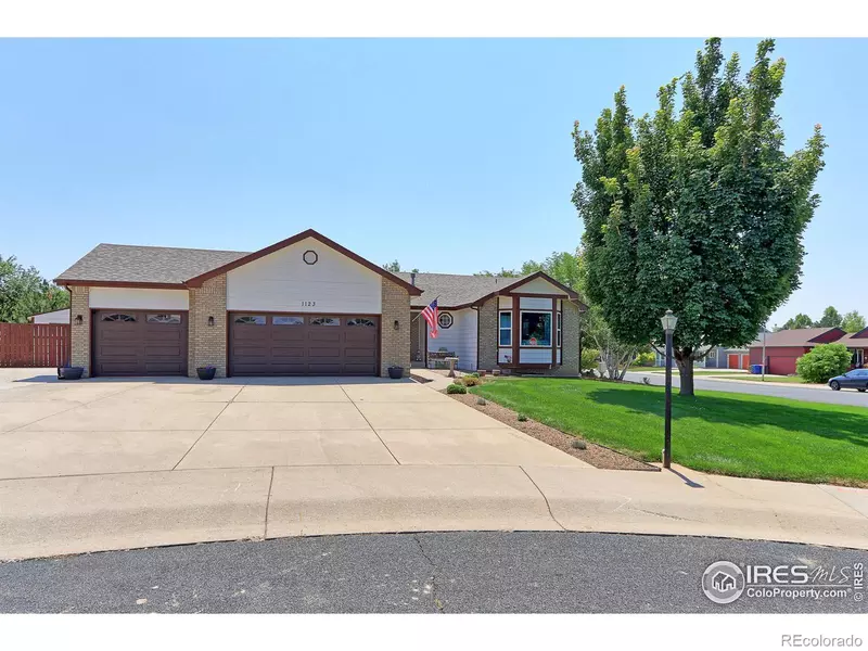 1123 Country Acres DR, Johnstown, CO 80534