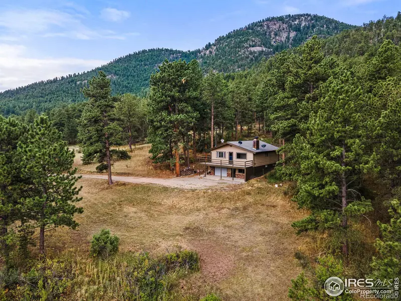 333 Pinewood DR, Lyons, CO 80540