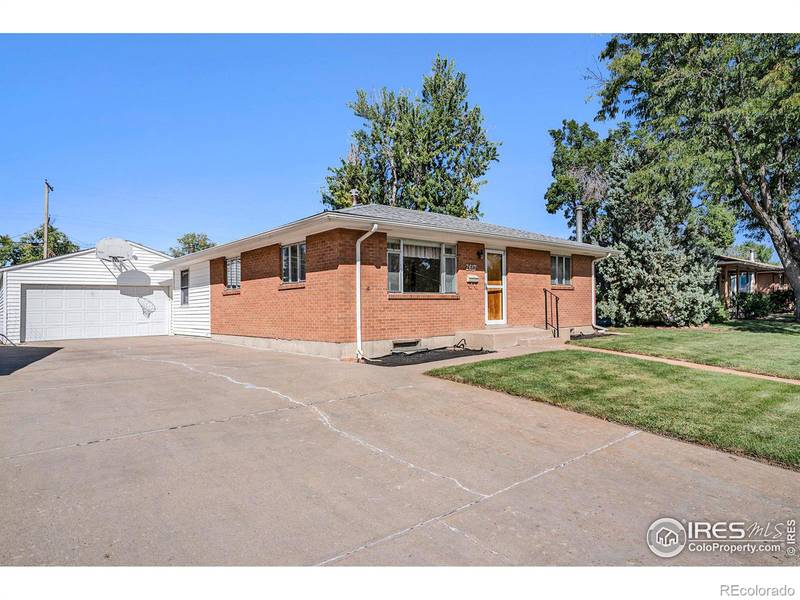 2617 14th Ave Ct, Greeley, CO 80631