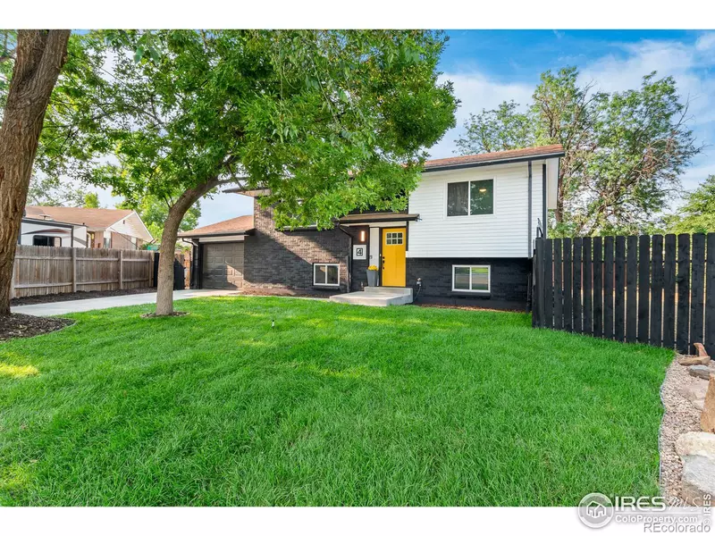 4 Pratt PL, Longmont, CO 80501