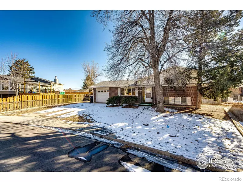 1011 Yeager DR, Longmont, CO 80501