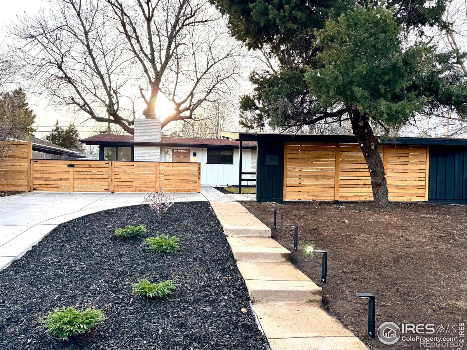 Denver, CO 80219,2435 S Meade ST