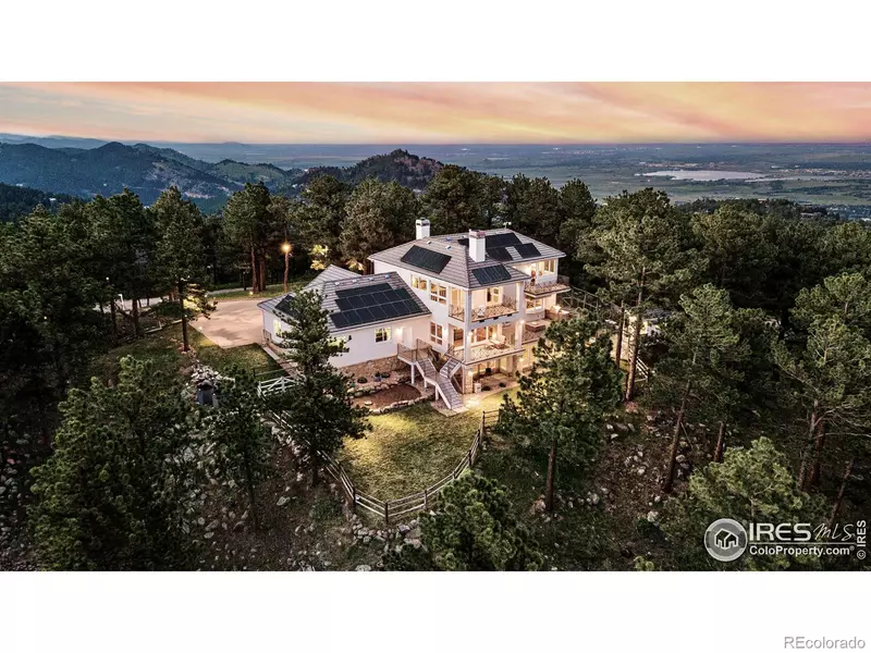 90 Hawk LN, Boulder, CO 80304