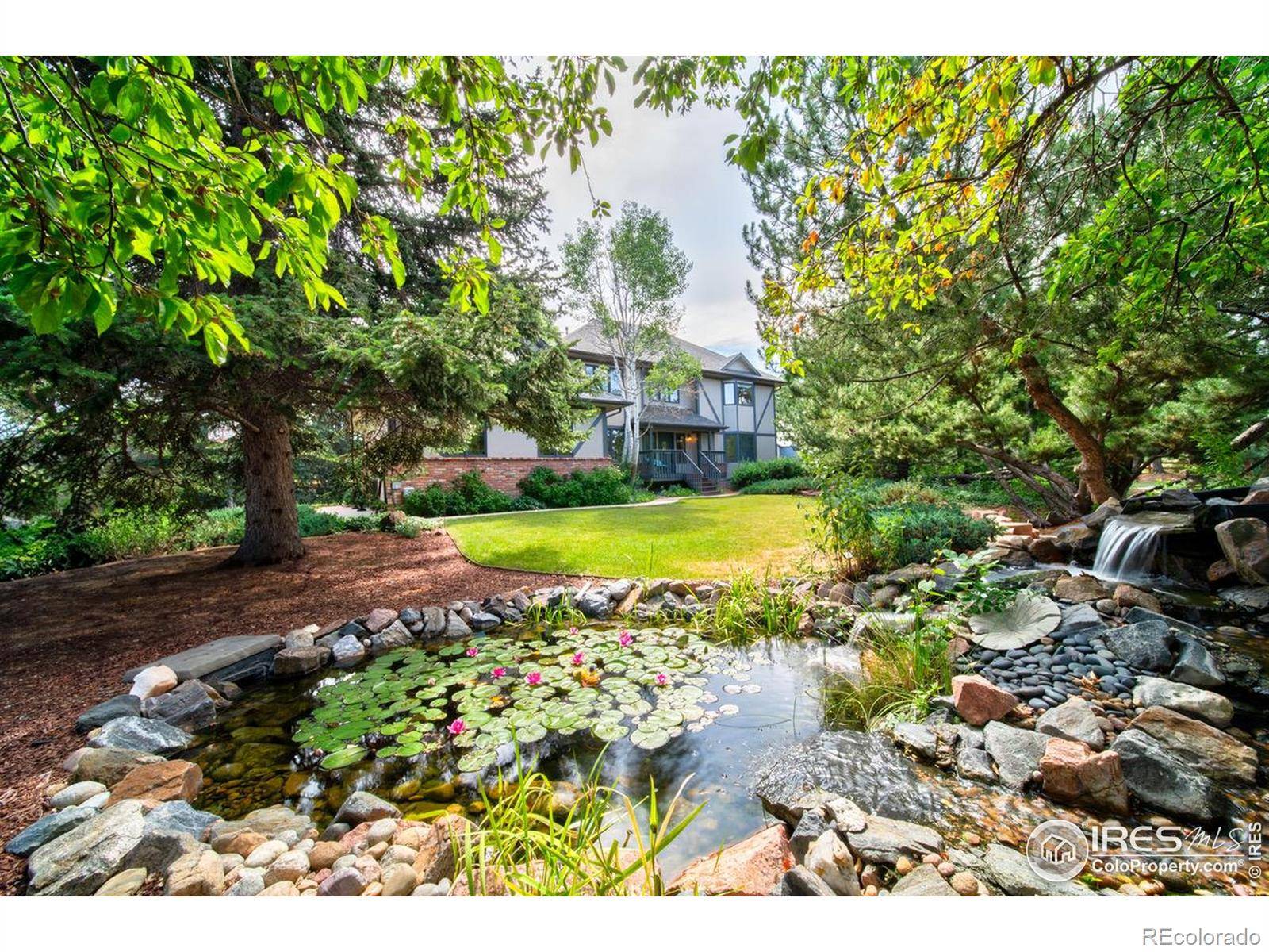 9020 Rogers RD, Longmont, CO 80503