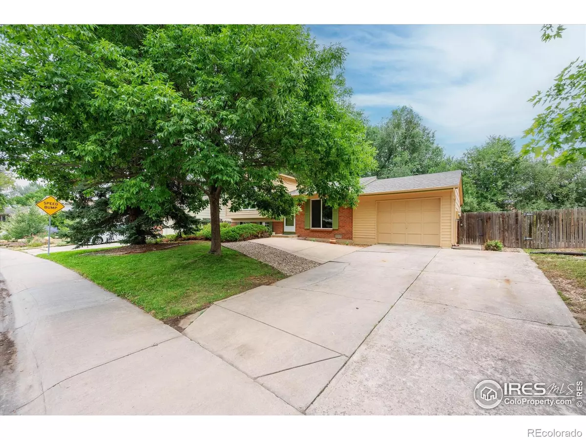Fort Collins, CO 80526,4336 Warbler DR