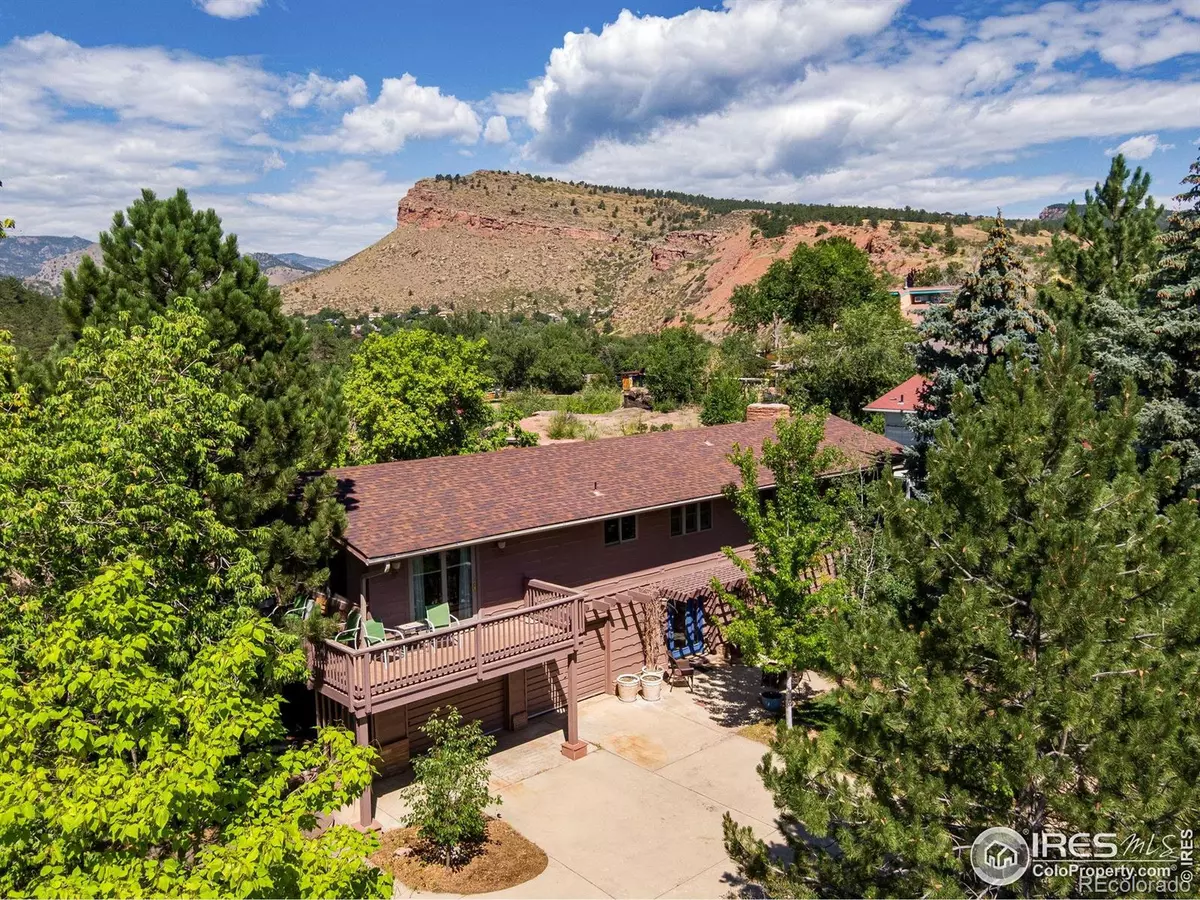Lyons, CO 80540,819 5th AVE