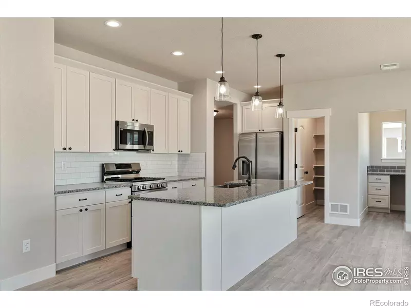 9046 Harlequin DR, Frederick, CO 80504