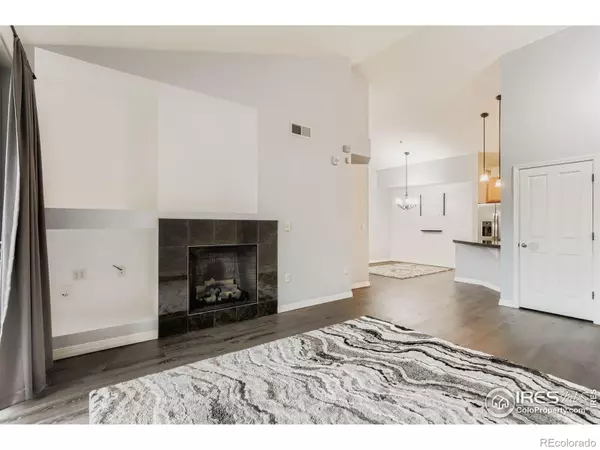 Longmont, CO 80504,804 Summer Hawk DR #3208