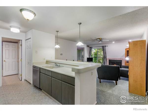 2575 S Syracuse WAY, Denver, CO 80231