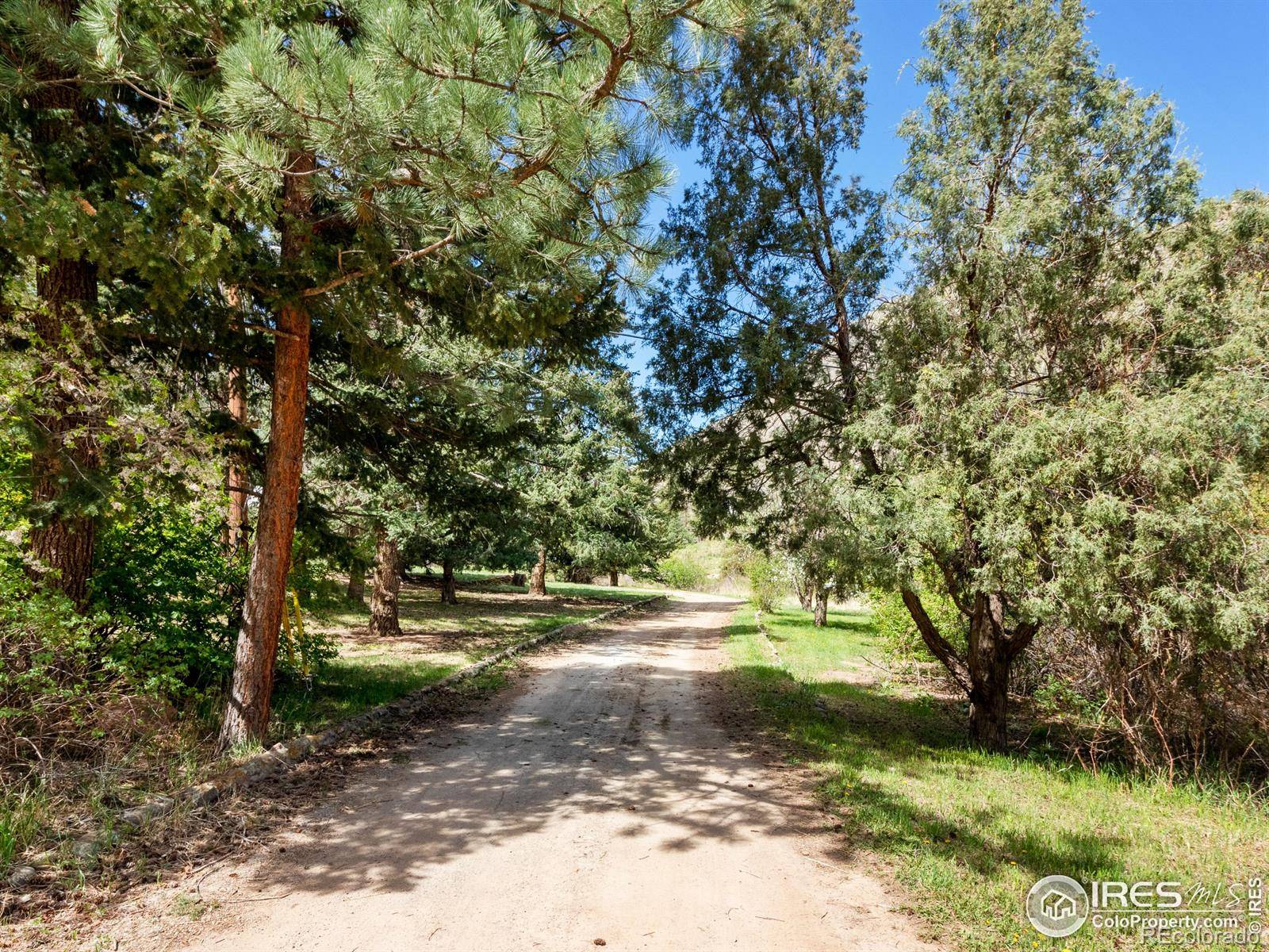 Lyons, CO 80540,208 Longmont Dam RD